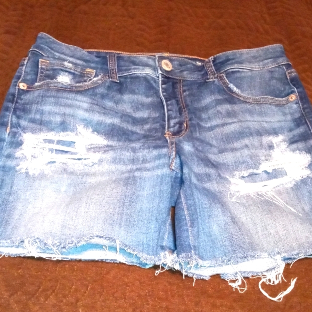 Women's American Eagle Size 12 Super Super Stretch Midi Cut Off Jean Shorts